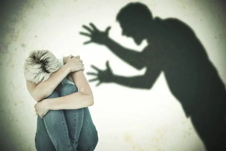 Comment reconnaître les personnes abusives et stopper une relation toxique?